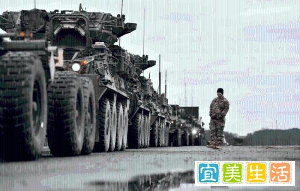 俄罗斯军舰黑海出手，对赴乌克兰货船开火警告并登船检查