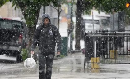 美国科州遭暴风雪，21万户居民断电，这场暴雪还带来了哪些影响？