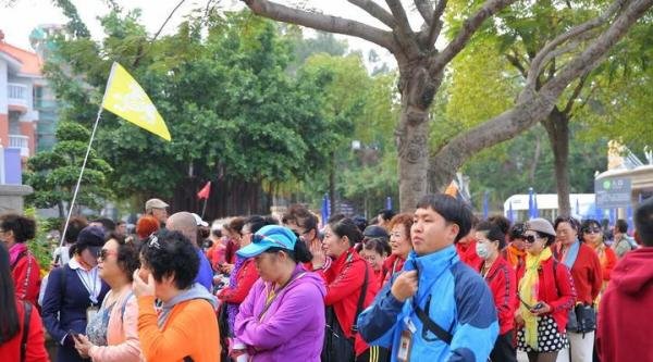 套路?“导游威胁游客不消费会影响征信”隐形消费内幕太可怕
