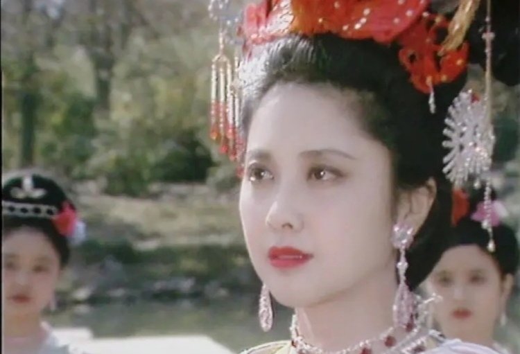 看了女儿国国王28到66岁的容颜变化,网友为何会惊呼?