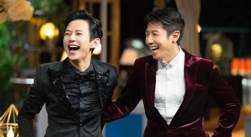 连几十年零失误主持人康辉都不放在眼里,撒贝宁为何说何炅是他的假想敌?
