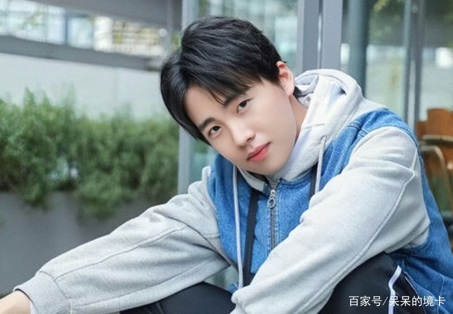 郭麒麟自爆17岁早恋，还是段跨国恋，为何说分手原因太现实？