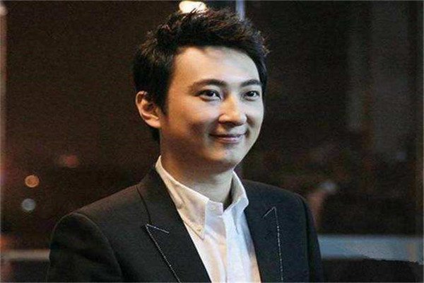 一瓶酒就高达88万，王思聪晒的高档日料究竟要花多少钱？