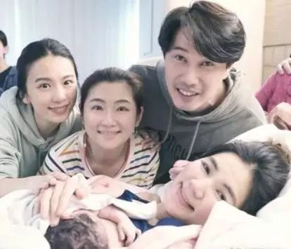 SHE庆祝出道19周年，她们三人的关系还是一样吗？