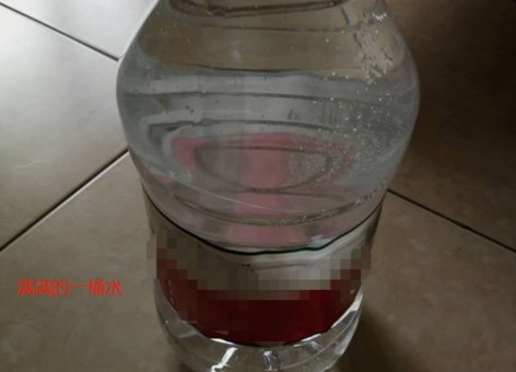 怎样用投币式饮水机打水？