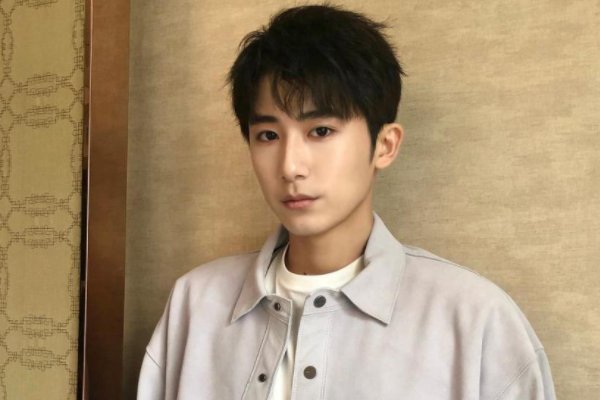 郝富申发表致歉声明，他承认自己脚踏两只船了吗？