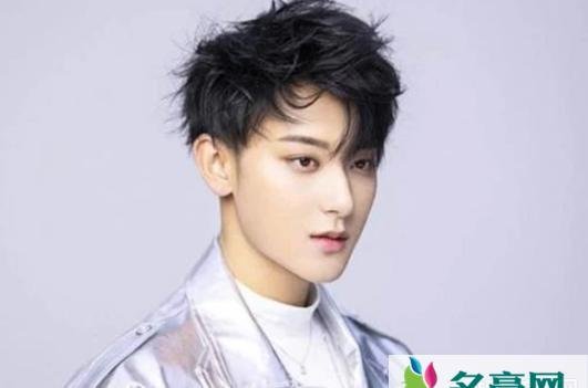 黄子韬黑眼圈是真的吗 黄子韬黑眼圈是什么梗