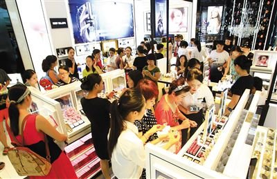 海南离岛免税店已达10家，免税店哪些产品最为火爆？