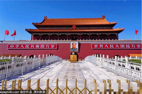 天安门广场看升旗住在哪里方便