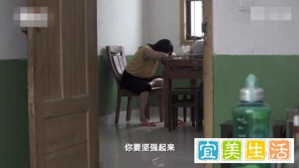 江歌妈妈安慰章莹颖爸爸,句句催泪!地狱空荡荡,悲痛在人间!