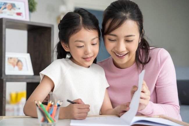 幼儿园里学英语，好处多还是坏处多？