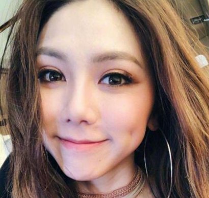 邓紫棋当初为什么和经纪公司解约，背后发生了什么事情？