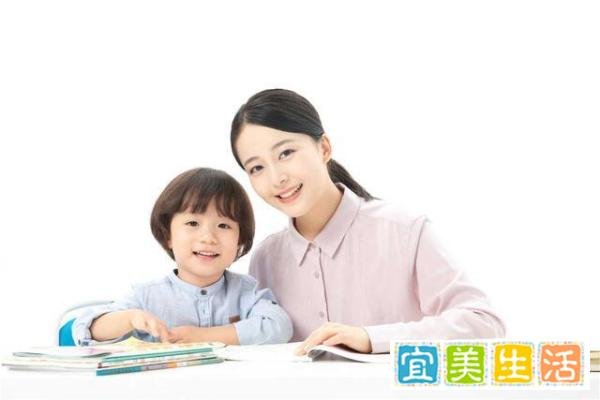 满脸污渍的战士骗母亲自己没有参加抗洪，善意的谎言令人动容