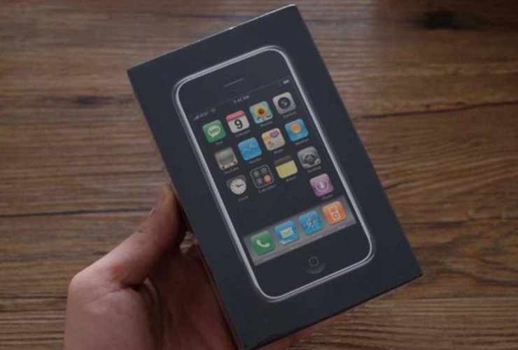 2007款未拆封苹果初代iPhone以40万美元价格拍出,值得吗?