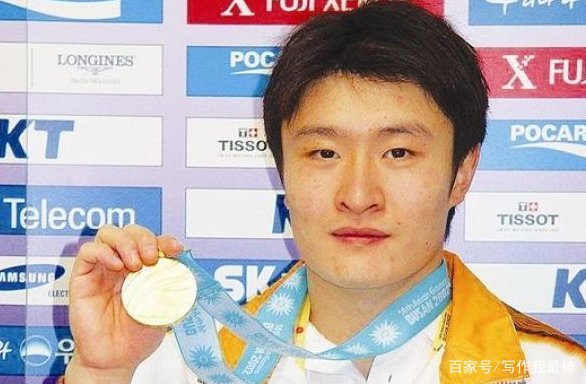 他是郭晶晶的初恋，女儿四个月大的时候意外身亡，妻子至今未嫁，他是谁