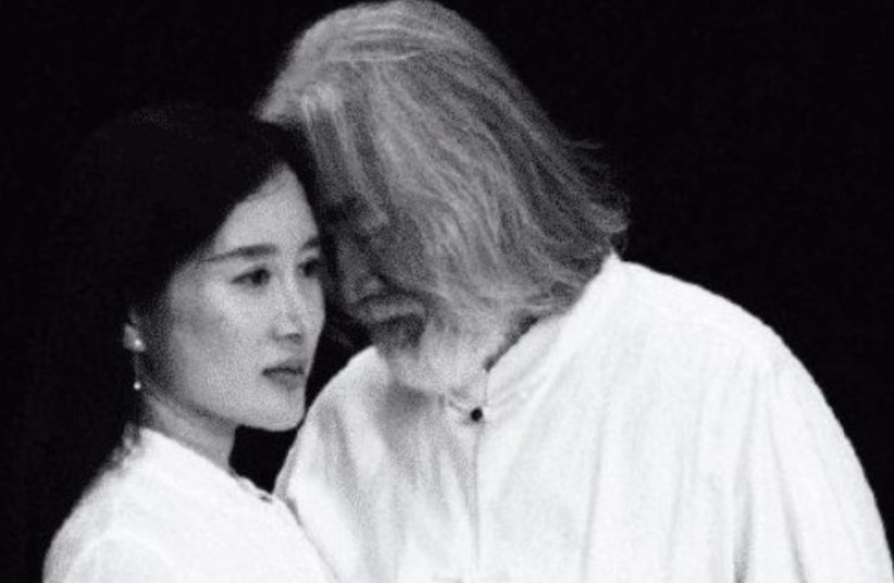 张纪中老婆是如何回应恶评的？