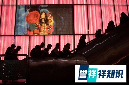 维密贱卖:当性感不再是秘密 | 艾问人物