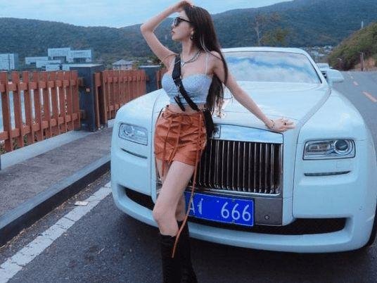 郭美美炫富晒51亿余额，郭美美这么多钱是哪来的？