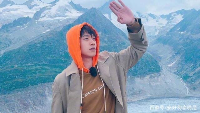杨幂魏大勋再发糖,沈腾隔空喊话后魏大勋穿杨幂代言衣服出街,你怎么看?