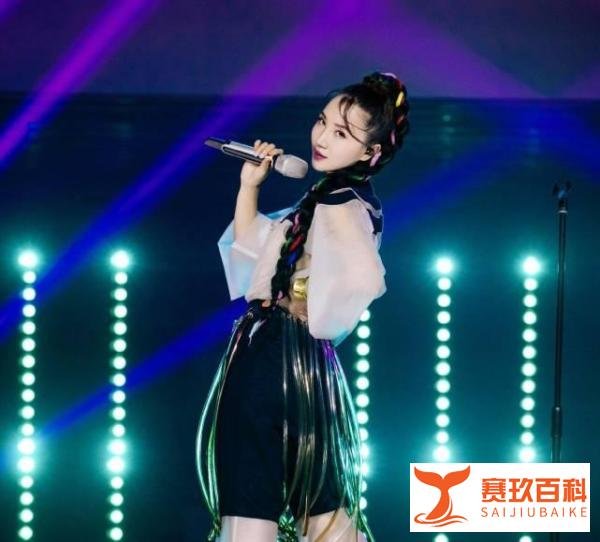 经纪人发文为阿朵拉票,时代记忆被淘汰,这个舞台到底在比什么?