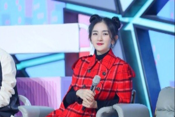 谢娜首晒二胎孕肚,小腹凸出遮不住,她为何不在第一时间公开怀孕消息?