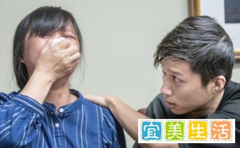 江歌妈妈安慰章莹颖爸爸，句句催泪！地狱空荡荡，悲痛在人间！