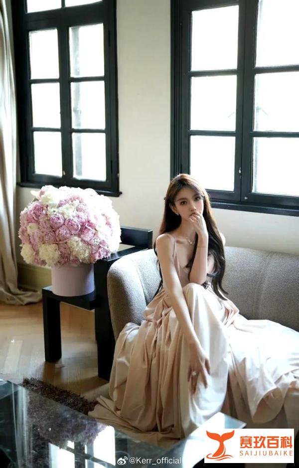 黄晓明官宣新恋情,女主身份曝光:离异有娃、有8家企业,高颜值、身材火辣!