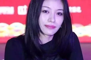 汪峰的第三任妻子康作如，颜值气质不输章子怡，你觉得呢？