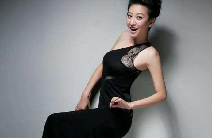 唐一菲自曝演“华妃”经历，为啥凌晨删博道歉？