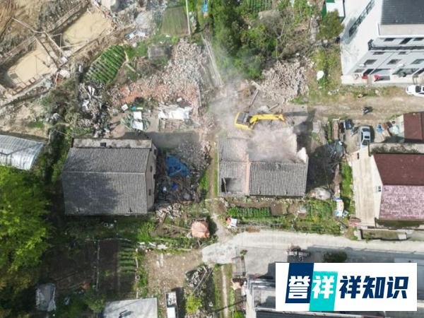 2024年新农村建设搞“平坟还耕”?这样做合法吗?