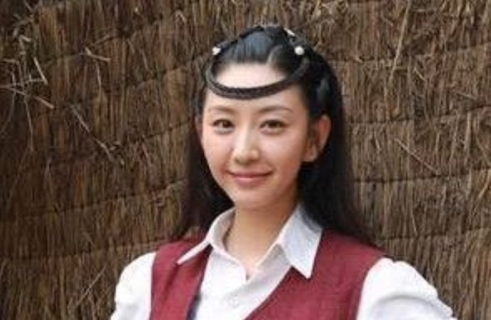 唐一菲自曝演“华妃”经历，为啥凌晨删博道歉？