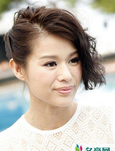 胡杏儿近照美丽时尚 整牙真的是堪比整容