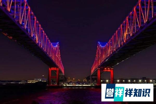 新月城连接桥:跨越历史,照亮未来
