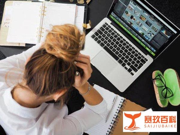 女子枕手臂午睡1个小时右手瘫了，这些问题可不是忍忍就好了