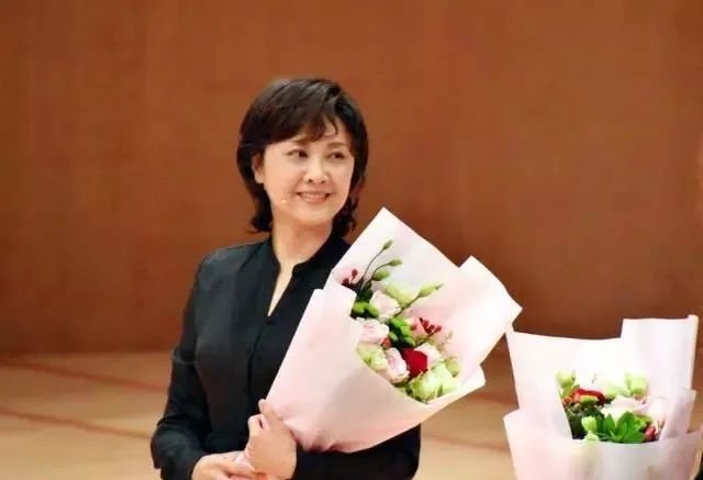 看了女儿国国王28到66岁的容颜变化,网友为何会惊呼?