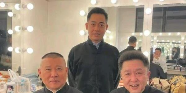 孔云龙把郭德纲把18万元摩托车偷偷开走，不料发生车祸，人仰马翻