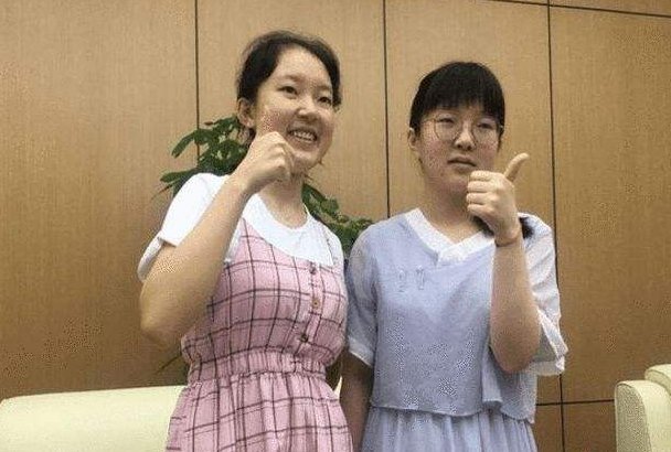 在哈尔滨失联4天的两名初中女生已经被找回，她们是因何失联的？