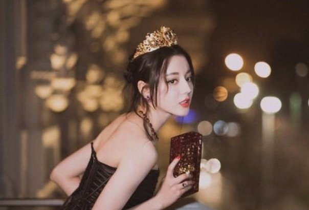迪丽热巴说自己自拍拿不出手，这是凡尔赛言论吗？
