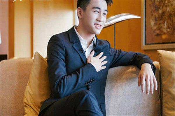 何猷君改了微博认证，你会很看重头衔吗？
