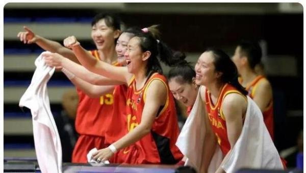 姚明率中国女篮出征东京奥运会 这是咋情况？