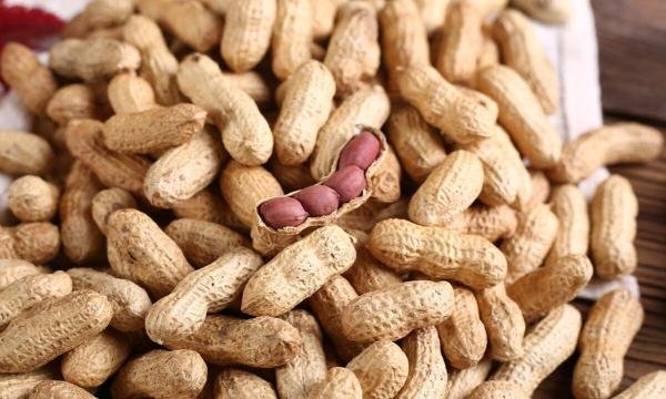 四种食物被称为烂脸王,不少女性都很无知,一定要管住嘴,不然皱纹滋生,让你后悔不已