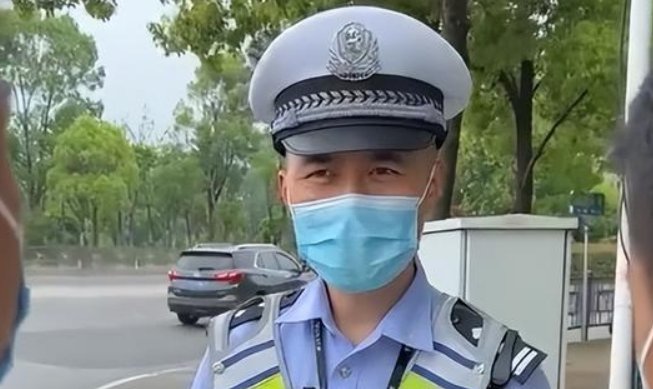 刘邦和项羽被交警抓了,竟是因为没戴安全头盔,交通安全该如何保障?