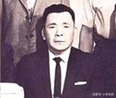 向佐敢怒怼滕华涛，是因为母亲强势还是爷爷的背景强大呢？
