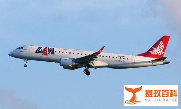 四川航空将七年前发表不当言论的飞行员停职,这样合适吗?