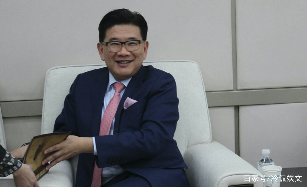 所有节目惨被停播,拒改国籍的“毒舌”金星,到底得罪了谁?