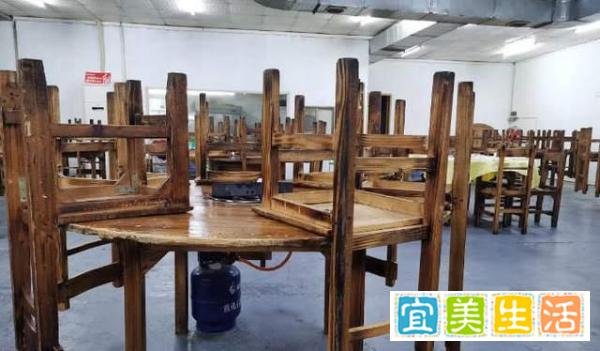 重庆一火锅店售出上千张团购券后跑路?消费者、员工、供应商四处维权