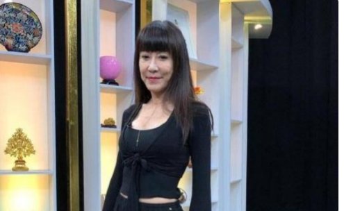 想知道罗霈颖怎么走的？