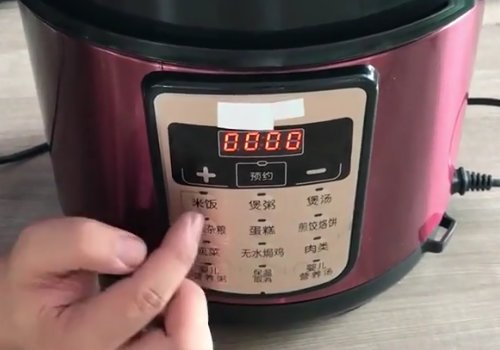苏泊尔电压力锅的使用方法.特别是那个限压阀怎样用