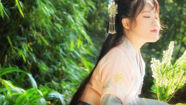 人烟涛涛我自笑傲,是什么歌?