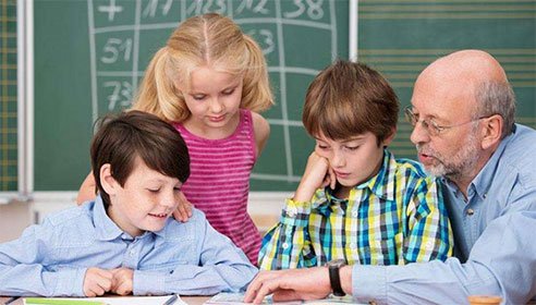 湖北学生遭老师当着全班面掌掴4次,此事给该名学生造成了怎样的心理伤害?
